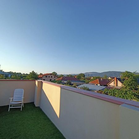 Pensiunea Byblos Piatra Neamţ Exterior foto