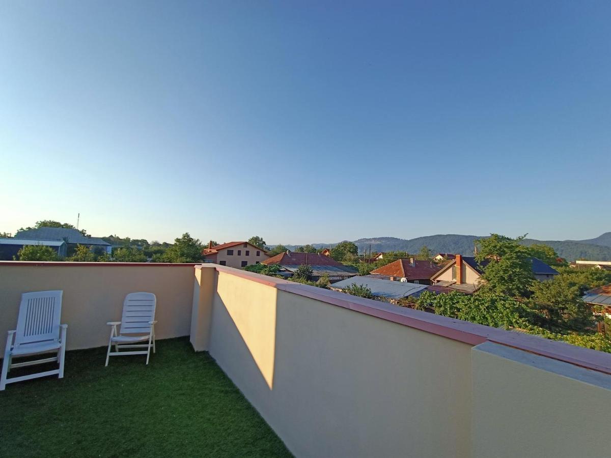 Pensiunea Byblos Piatra Neamţ Exterior foto
